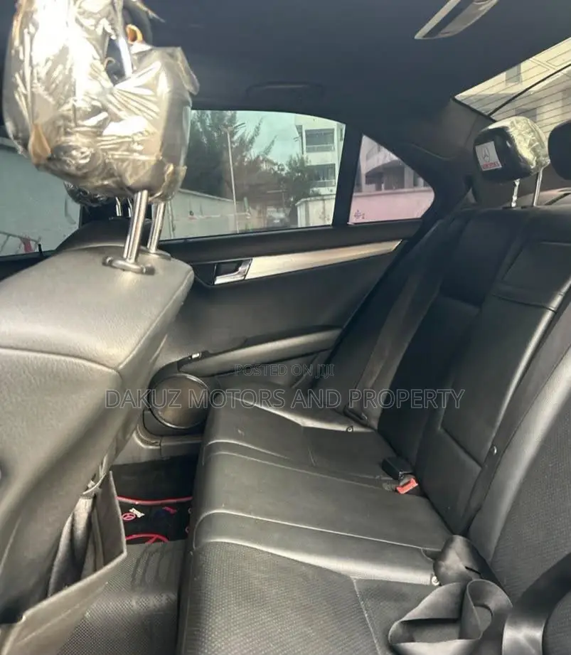 Mercedes-Benz C300 2009 Black