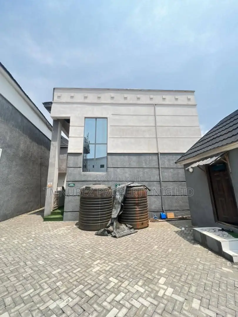 4bdrm Duplex in Orchid, Chevron for sale