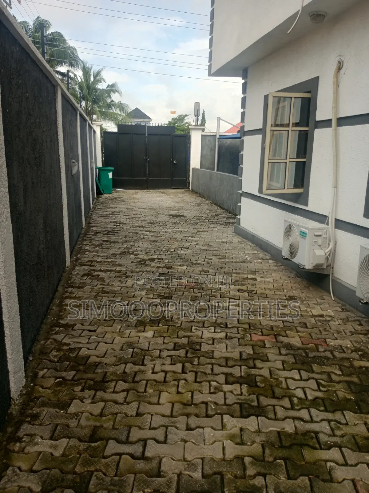 3bdrm Block of Flats in Mobile Road, Off Lekki-Epe Expressway for rent