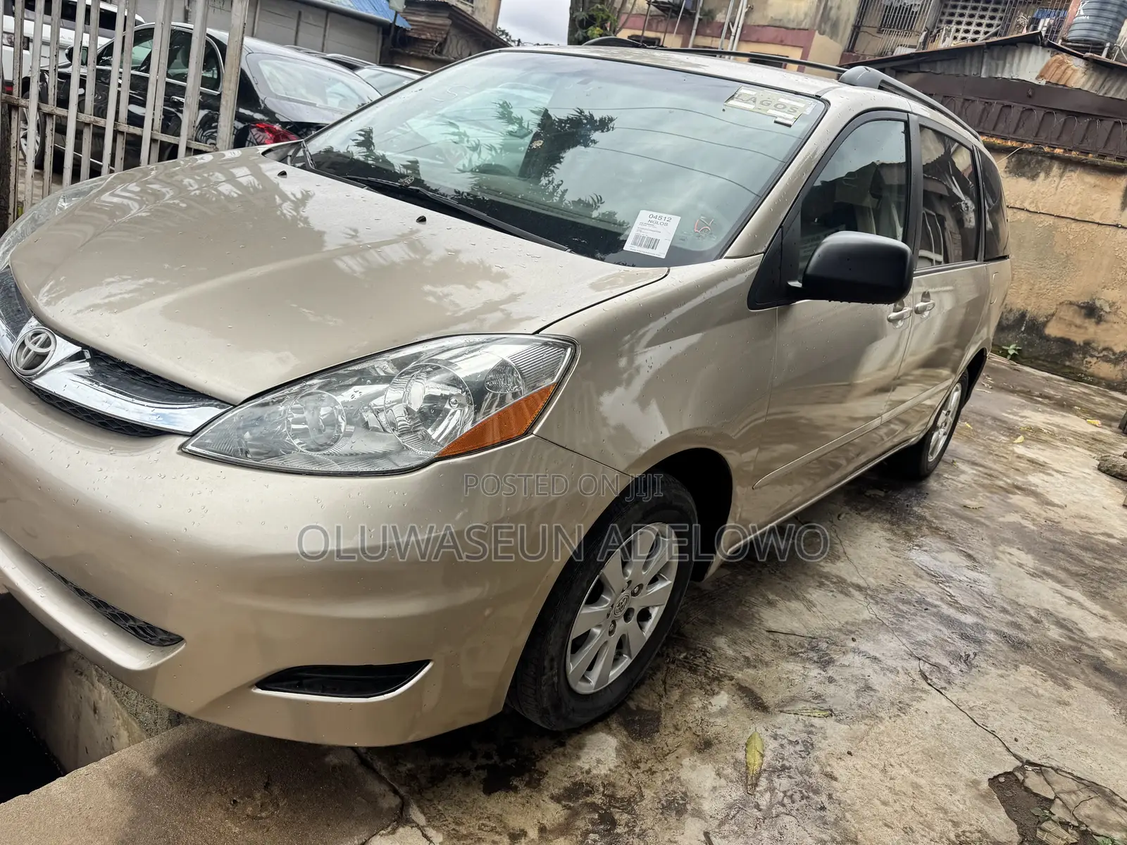 Toyota Sienna XLE FWD 2009 Gold