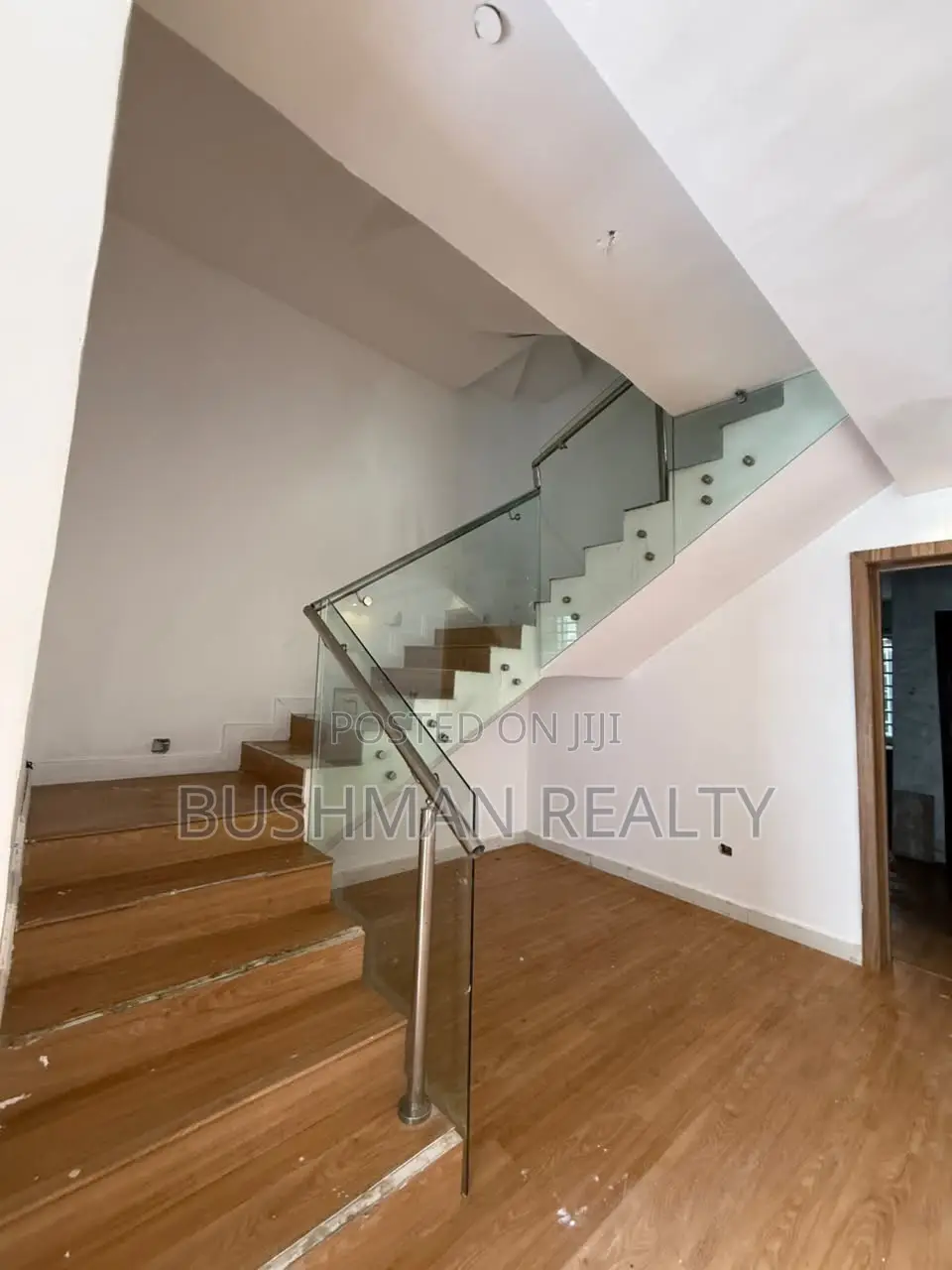 4bdrm Duplex in Lekki Phase 1 for rent