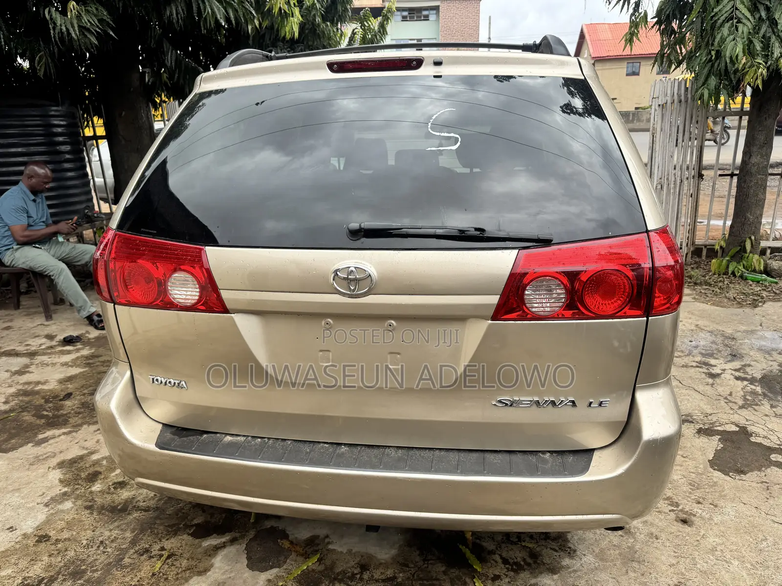 Toyota Sienna XLE FWD 2009 Gold