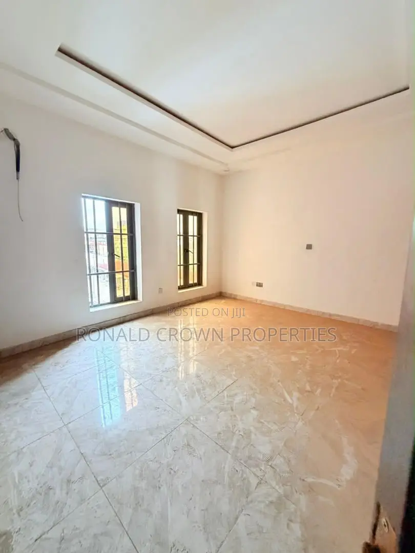 4bdrm Apartment in Allen Avenue for sale