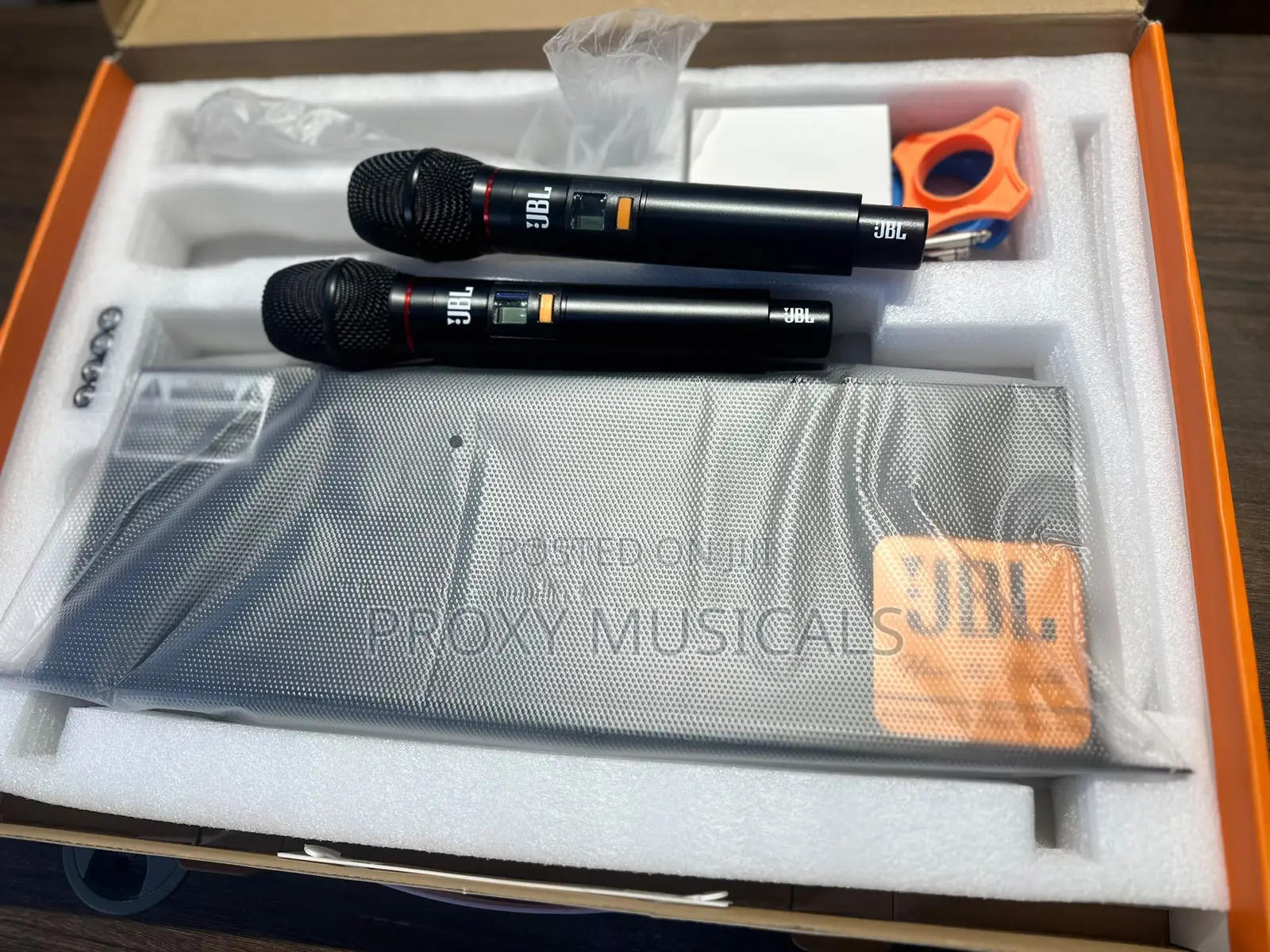 JBL Vm500 Professional Dual Wireless Microphone System