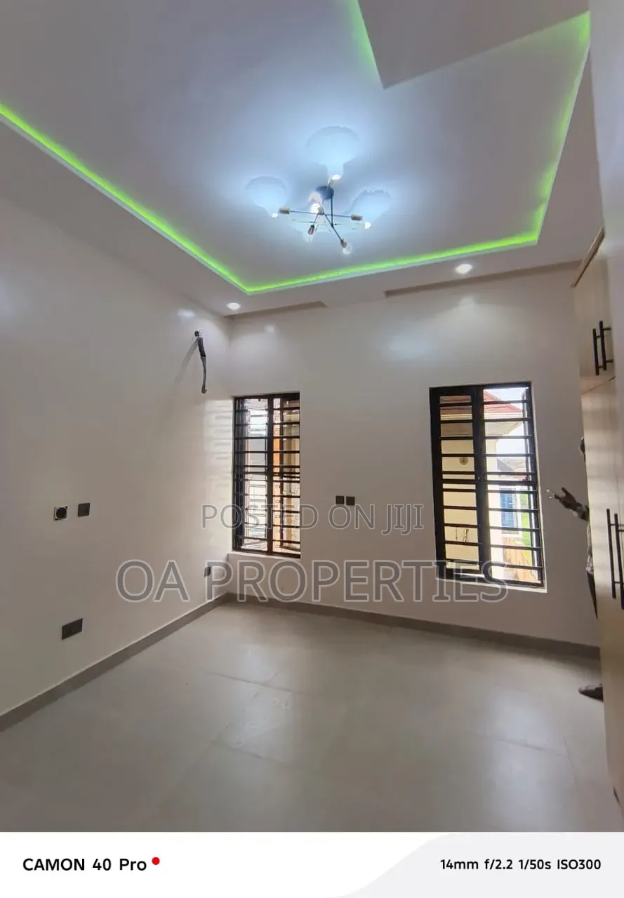 2bdrm Duplex in Okebadan Estate for rent