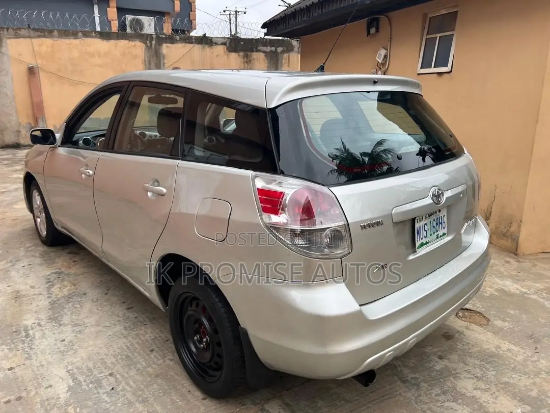 Toyota Matrix 2004 Silver