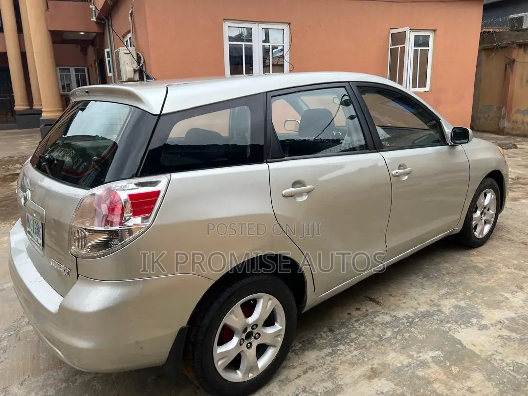 Toyota Matrix 2004 Silver