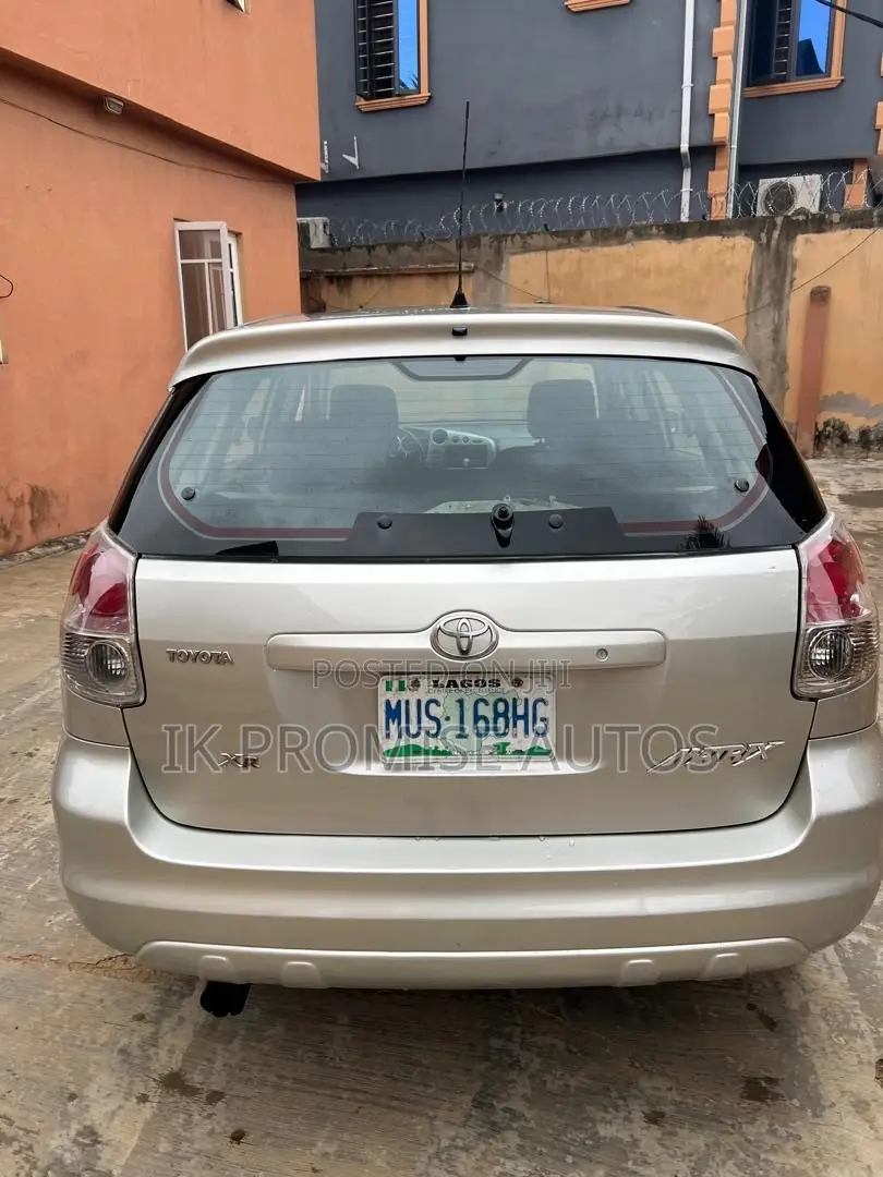 Toyota Matrix 2004 Silver