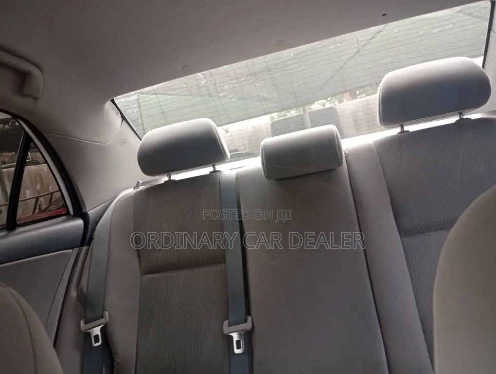 Toyota Corolla LE 4dr Sedan (1.8L 4cyl 4A) 2012 White