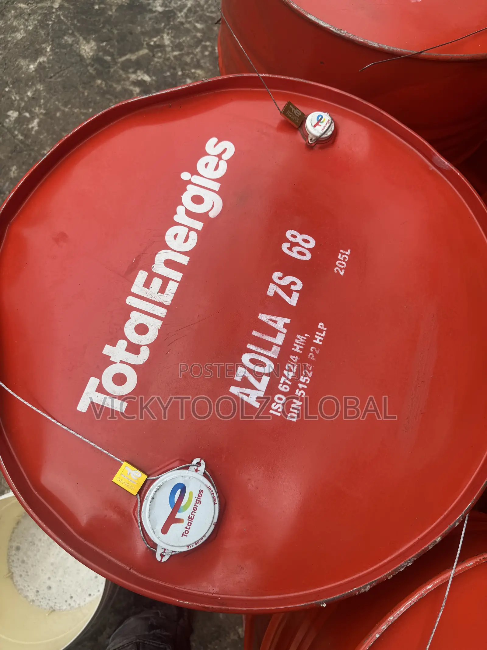 208Liter Drum of Totalenergies Azolla Zs 68 Hydraulic Oil