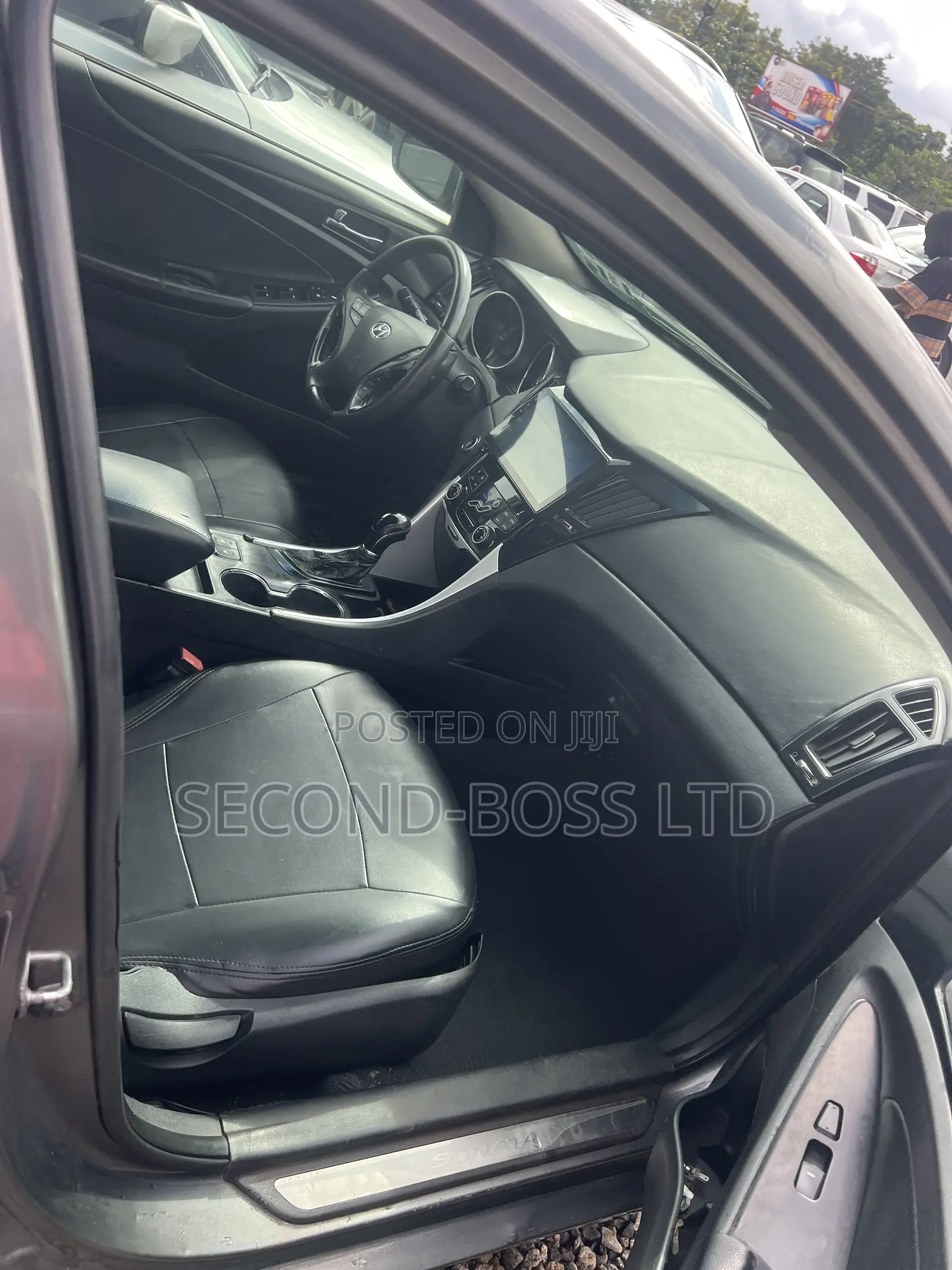 Hyundai Sonata Limited 2.0T Sedan (2.0L 4cyl 6A) 2011 Beige