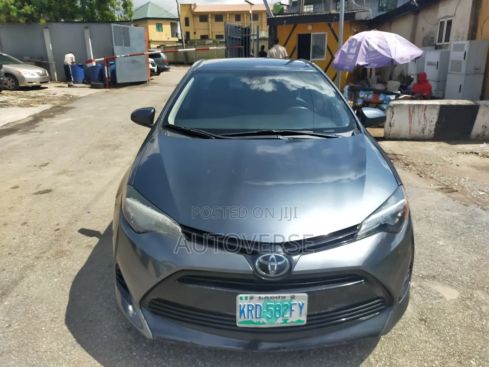 Toyota Corolla LE 4dr Sedan (1.8L 4cyl CVT) 2017 Gray