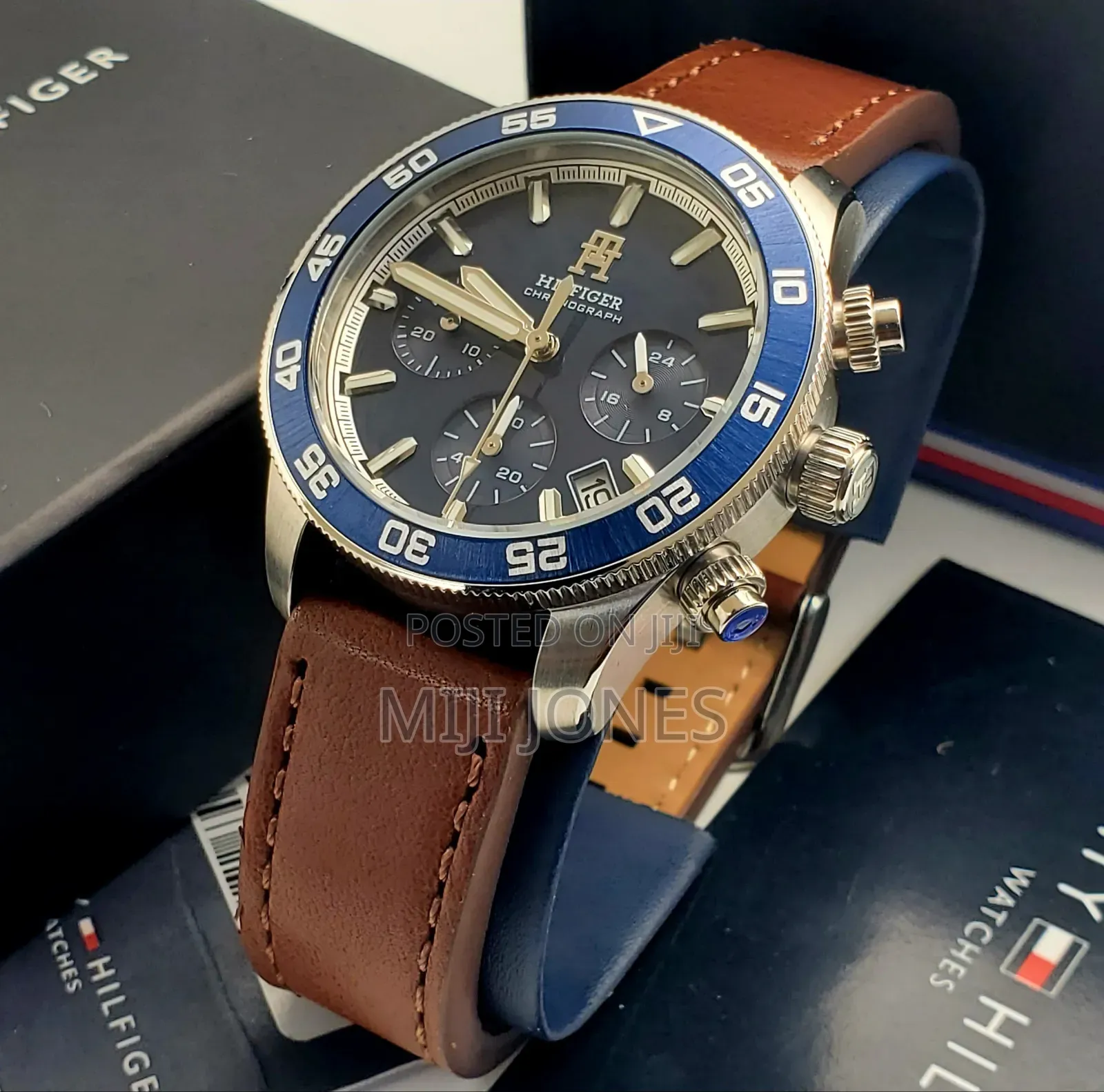 TOMMY HILFIGER Unisex Leather Battery Watch -Chronograph Function*