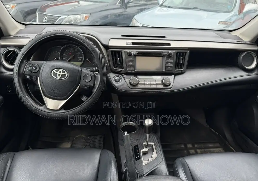 Toyota RAV4 Limited 4dr SUV AWD (2.5L 4cyl 6A) 2014 Silver