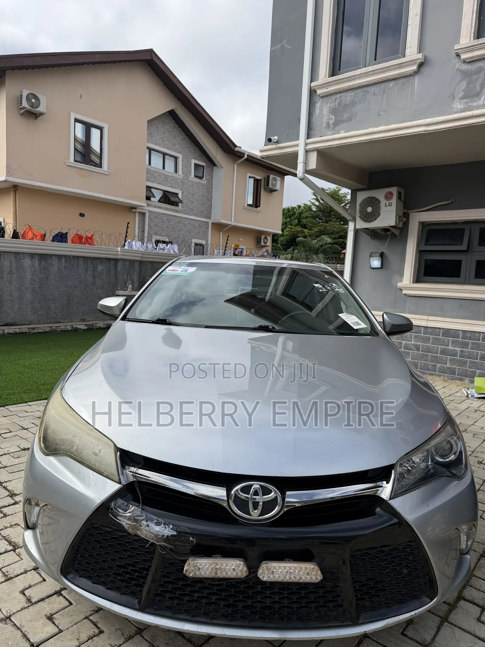 Toyota Camry SE 4dr Sedan (2.5L 4cyl 6A) 2017 Gray
