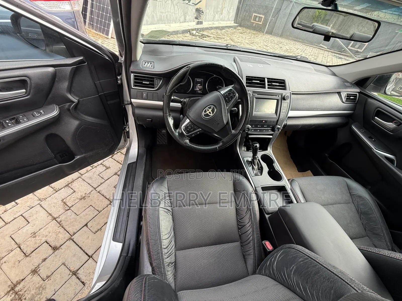 Toyota Camry SE 4dr Sedan (2.5L 4cyl 6A) 2017 Gray