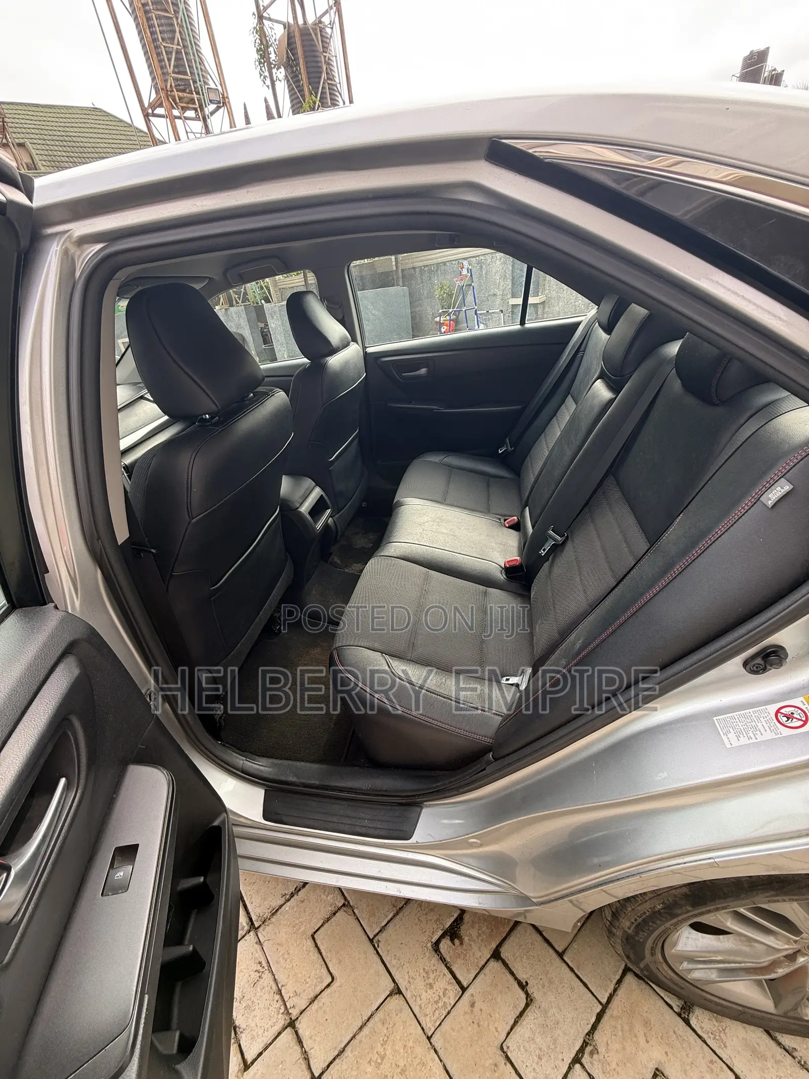Toyota Camry SE 4dr Sedan (2.5L 4cyl 6A) 2017 Gray
