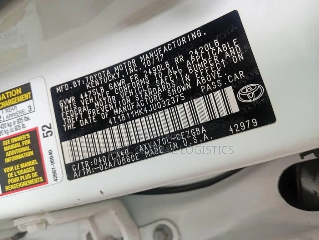 Toyota Camry XLE FWD (2.5L 4cyl 8AM) 2018 White