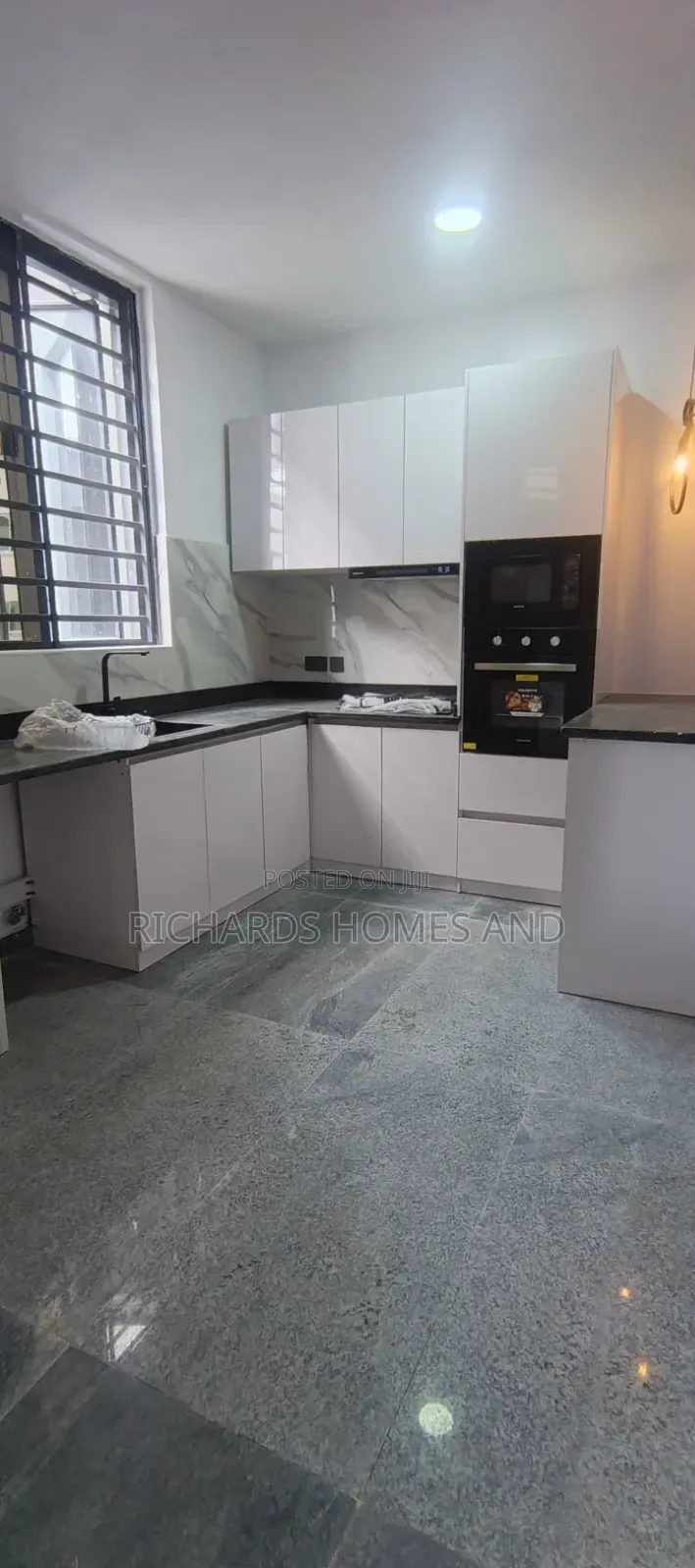 Studio Apartment in Ikate for rent