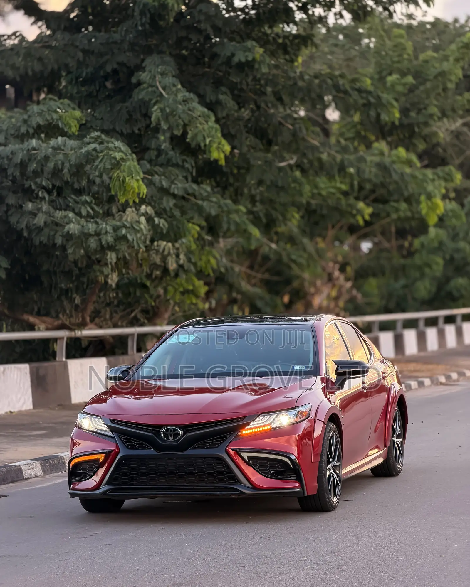 Toyota Camry XSE 2022 Red