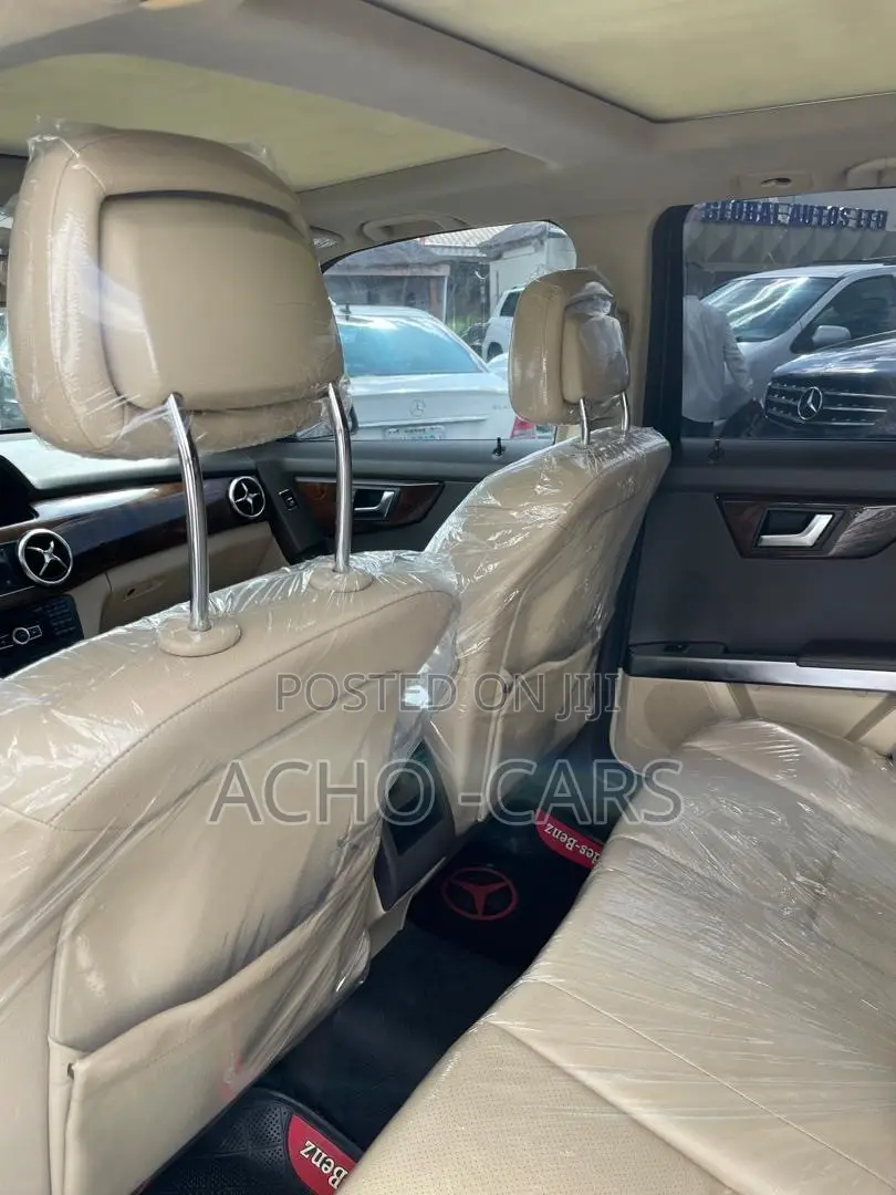 Mercedes-Benz GLK-Class 2014 Brown