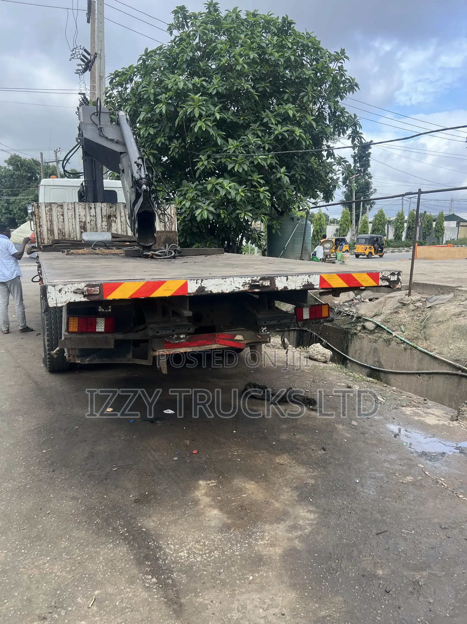 9 Ton Flatbed Hiab Truck for Hire