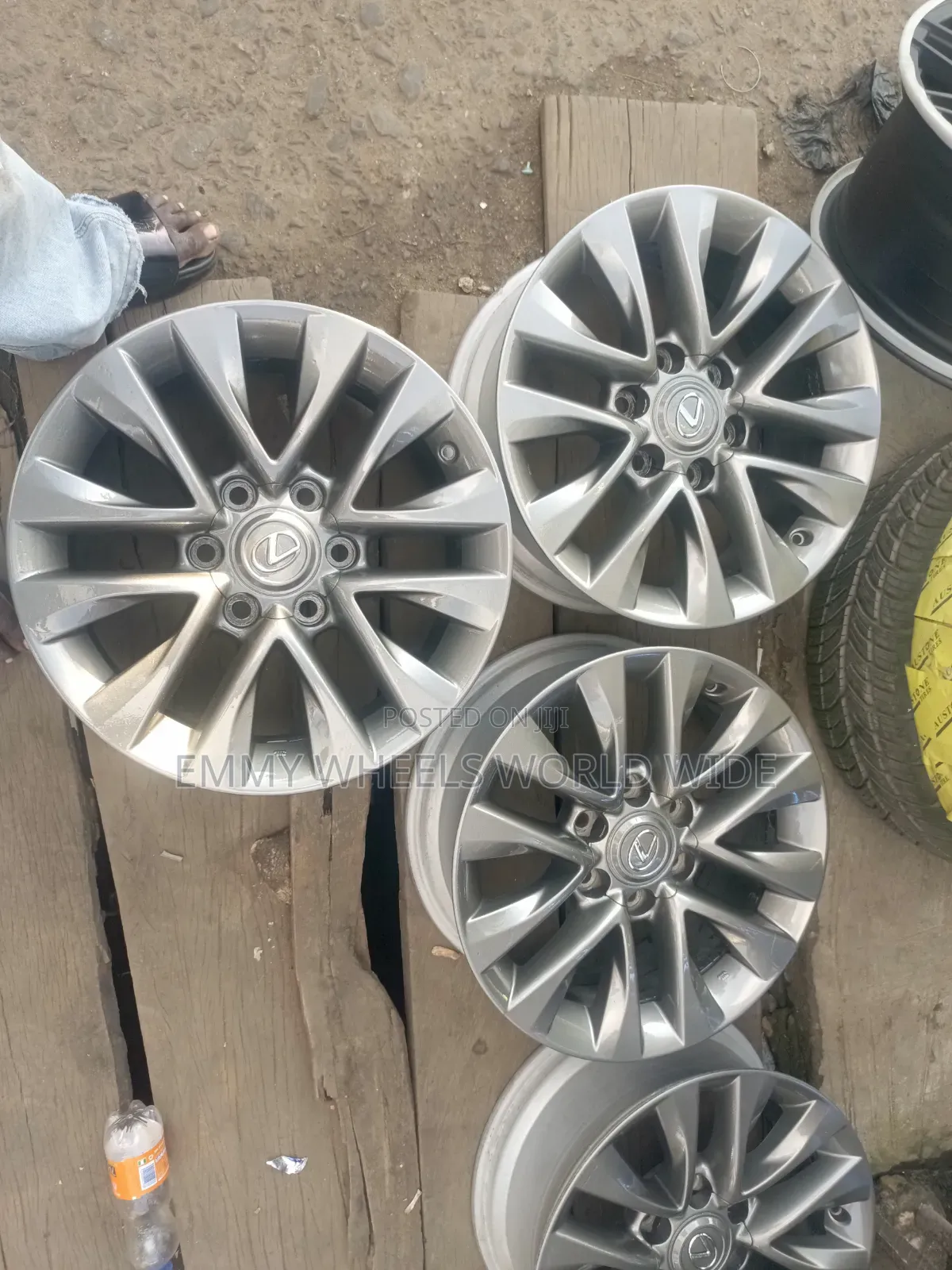 18inches for Lexus Gx460 Pencil Color Direct Tokunbo Available in Stock