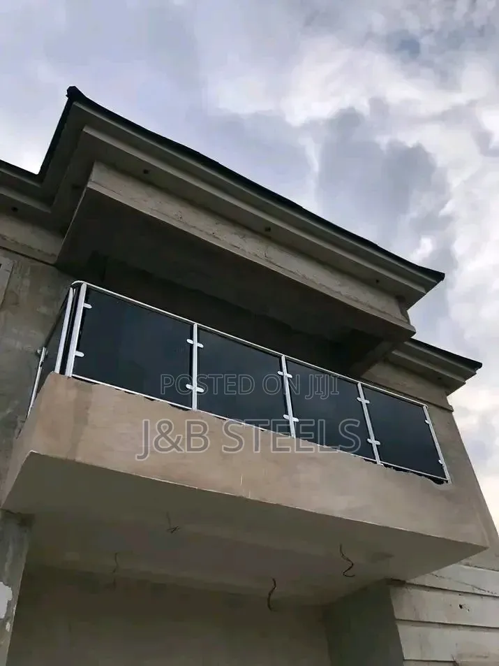 10m Rail and Glass