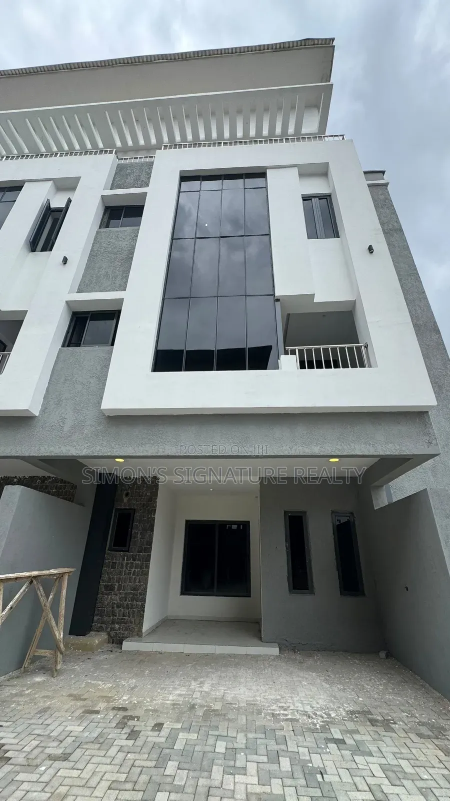 4bdrm Duplex in Lekki Phase 1 for rent