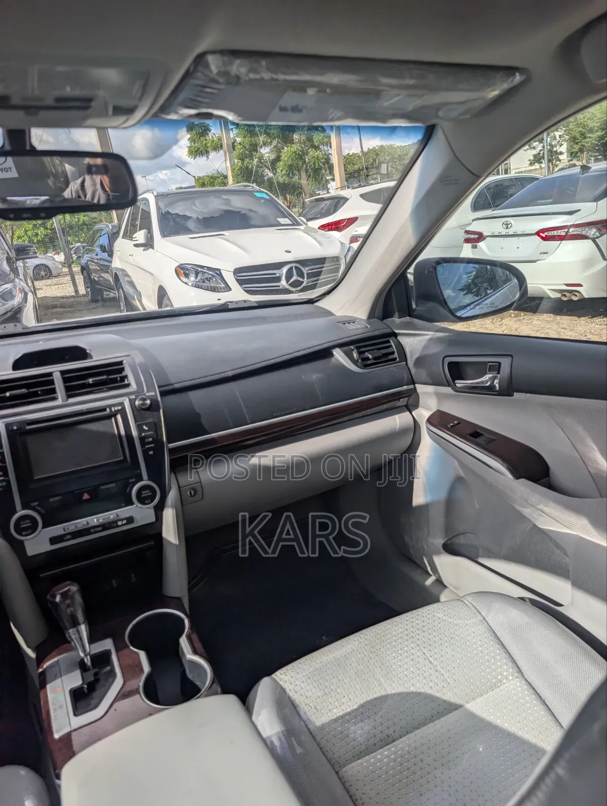 Toyota Camry XLE 4dr Sedan (2.5L 4cyl 6A) 2012 Silver