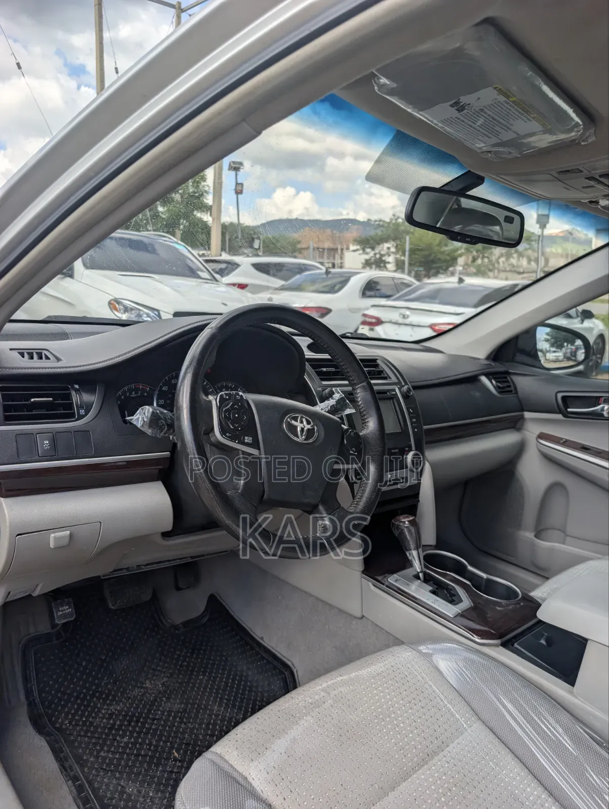 Toyota Camry XLE 4dr Sedan (2.5L 4cyl 6A) 2012 Silver