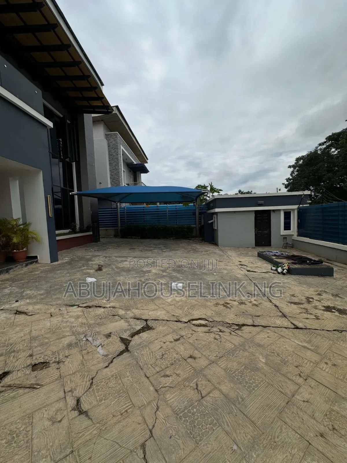 5bdrm Duplex in Apo Legislative, Zone B for sale