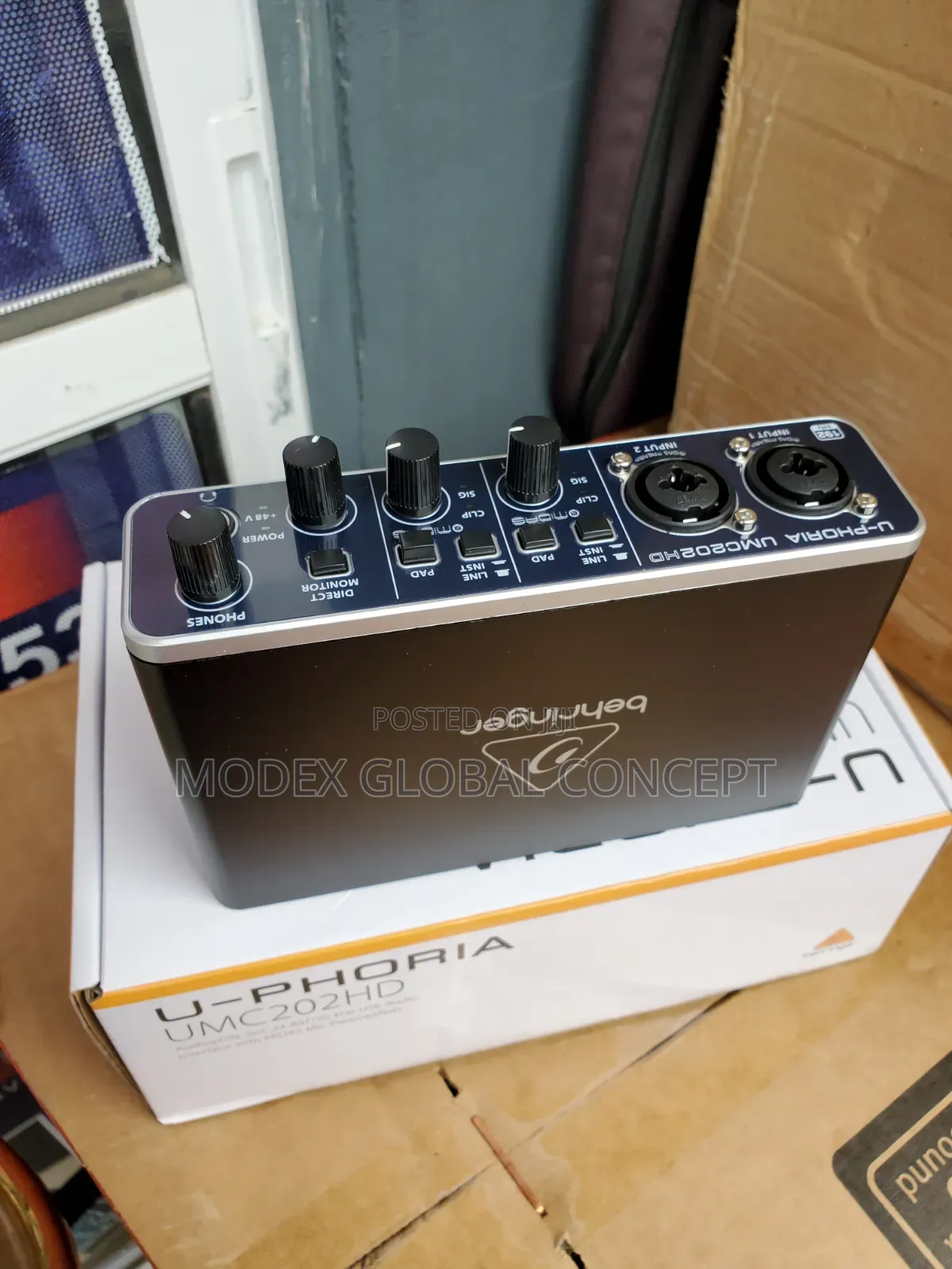 Behringer U-Phoria UMC202HD,