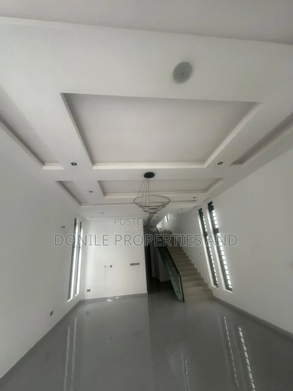 5bdrm Duplex in Osapa London for sale