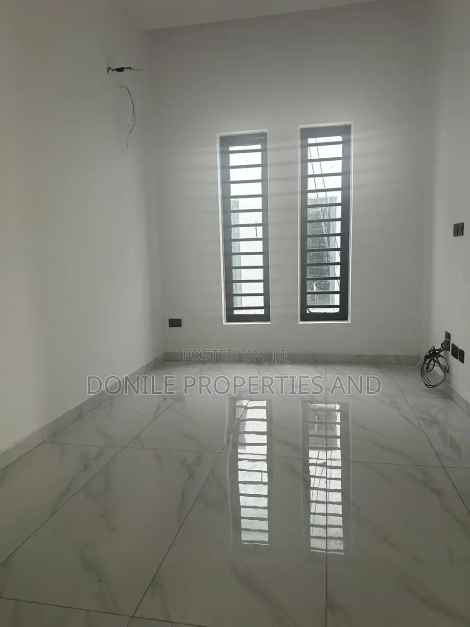5bdrm Duplex in Osapa London for sale