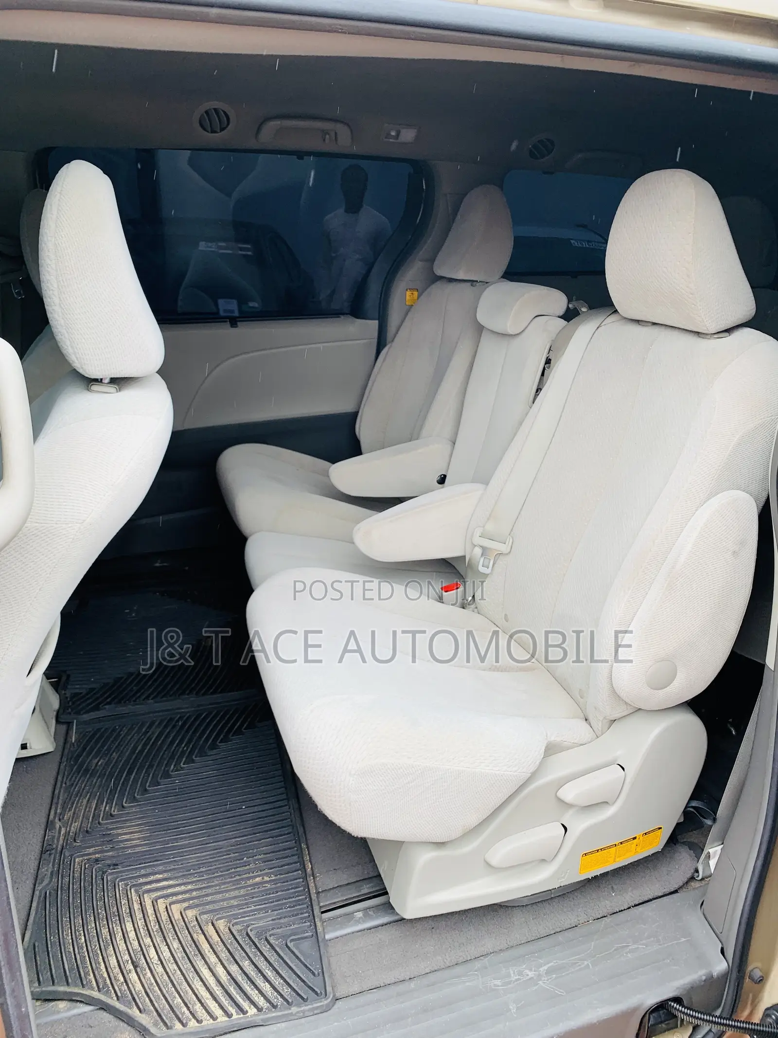 Toyota Sienna 2013 Gold