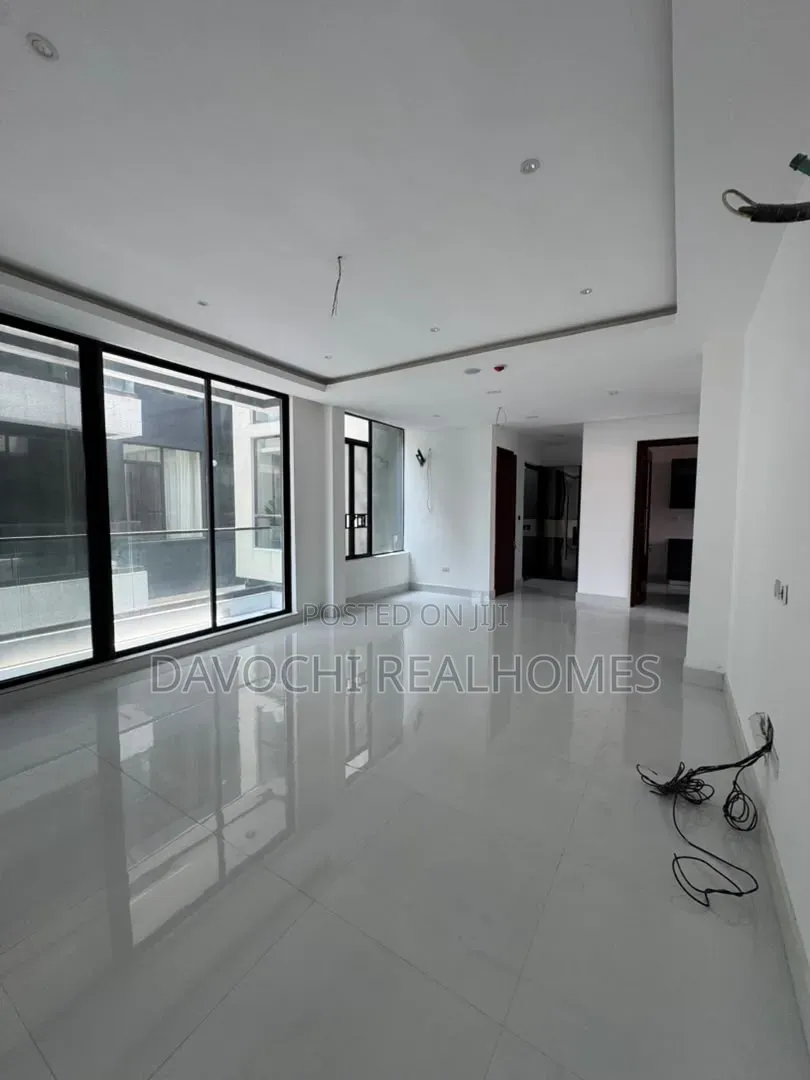 3bdrm Apartment in Lekki Phase 1 for rent