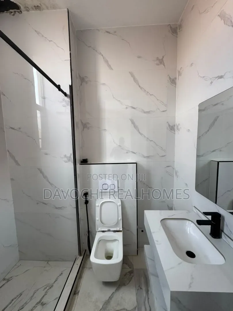 3bdrm Apartment in Lekki Phase 1 for rent