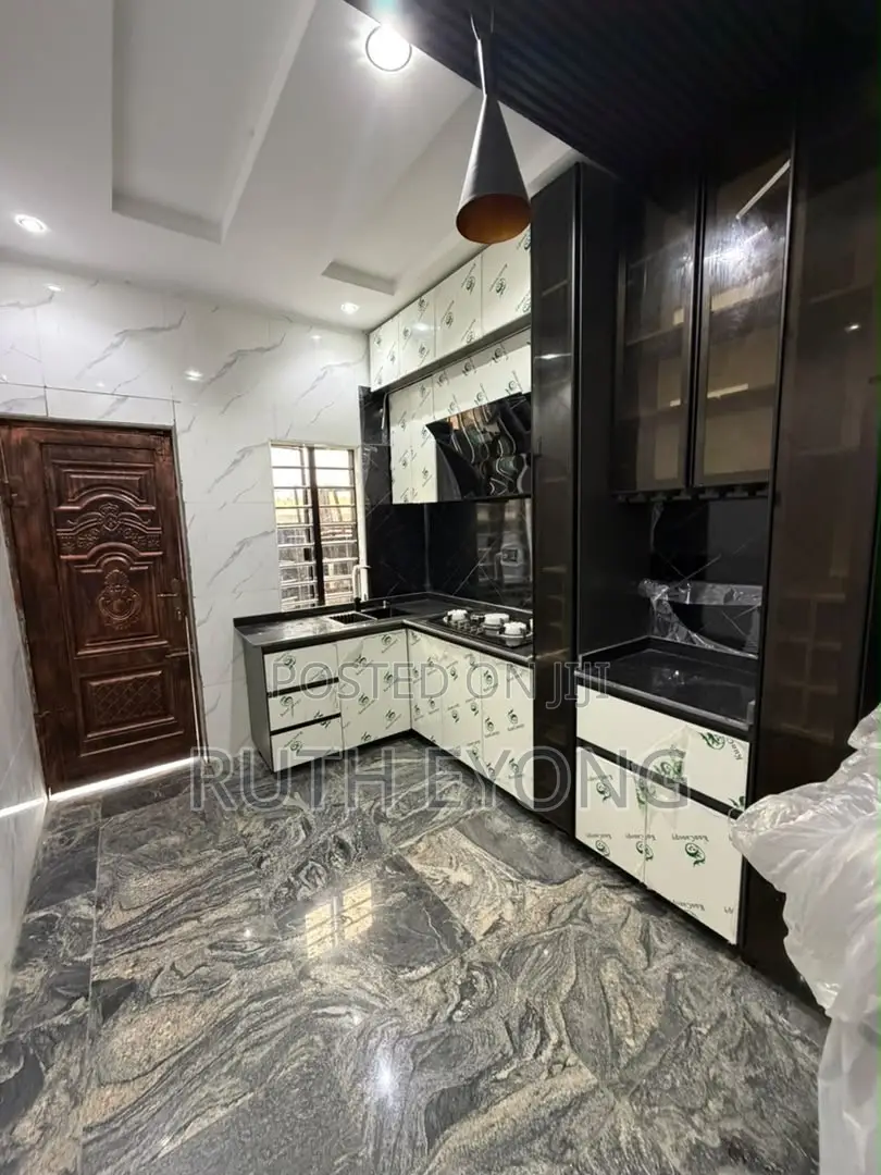 2bdrm Apartment in ππ΄π―πΌ ππ³πΌπ», ππ²πΈπΈπΆ, Igbo-efon for rent