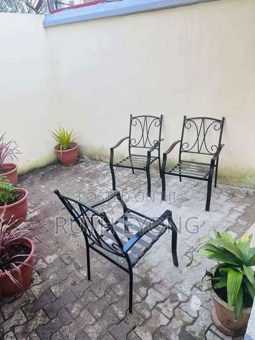 Furnished 2bdrm Bungalow in ๐๐ฒ๐ธ๐ธ๐ถ ๐ฃ๐ต๐ฎ๐๐ฒ 1, Lekki Phase 1 for rent