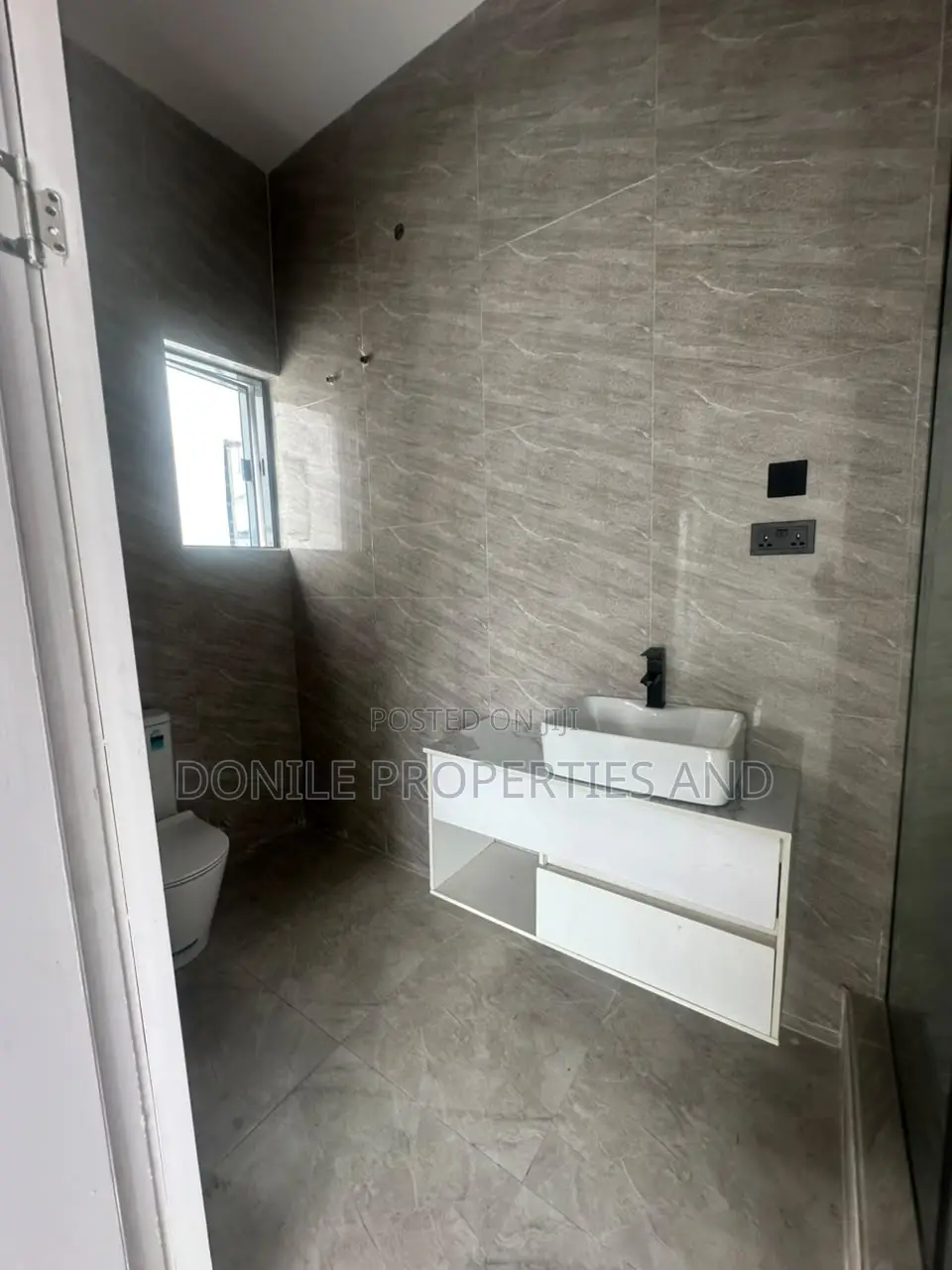 5bdrm Duplex in Rigiona View Estate, Osapa london for sale