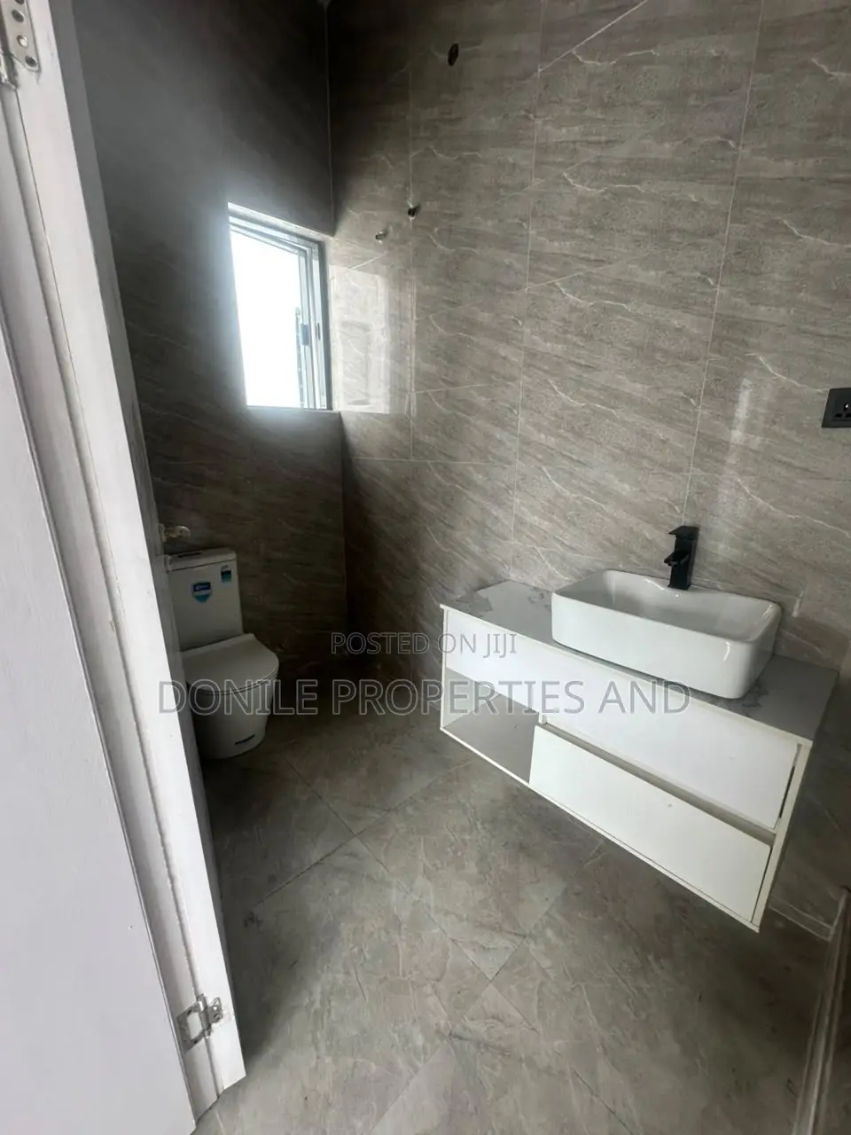 5bdrm Duplex in Rigiona View Estate, Osapa london for sale