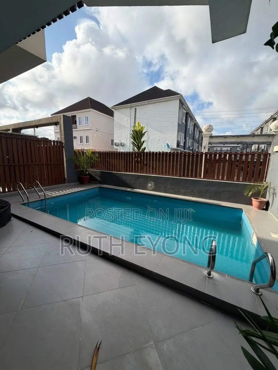 Furnished 2bdrm Apartment in ๐๐ธ๐ฎ๐๐ฒ, ๐๐ฒ๐ธ๐ธ๐ถ, Lekki Phase 1 for rent