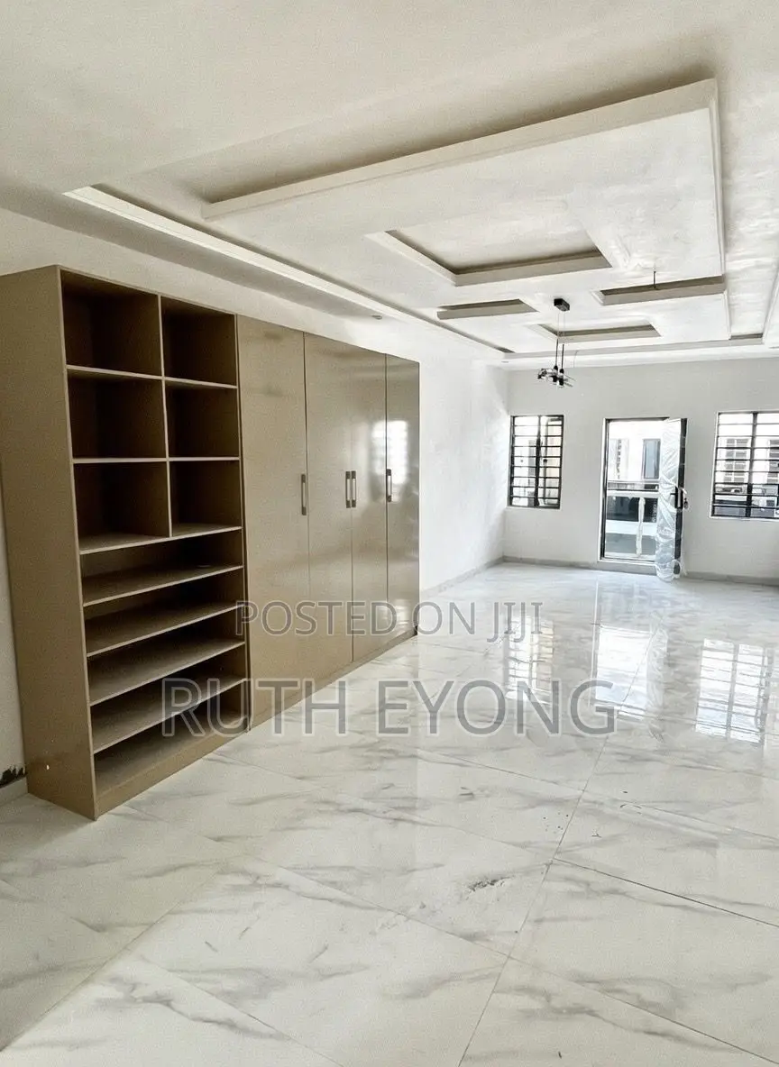 2bdrm Townhouse / Terrace in ๐ข๐ณ๐ณ ๐๐ฟ๐ฒ๐ฒ๐ฑ๐ผ๐บ ๐ช๐ฎ๐,, Lekki Phase 1 for rent