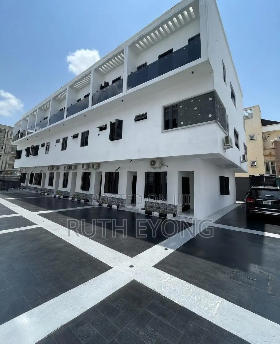 2bdrm Townhouse / Terrace in ๐ข๐ณ๐ณ ๐๐ฟ๐ฒ๐ฒ๐ฑ๐ผ๐บ ๐ช๐ฎ๐,, Lekki Phase 1 for rent