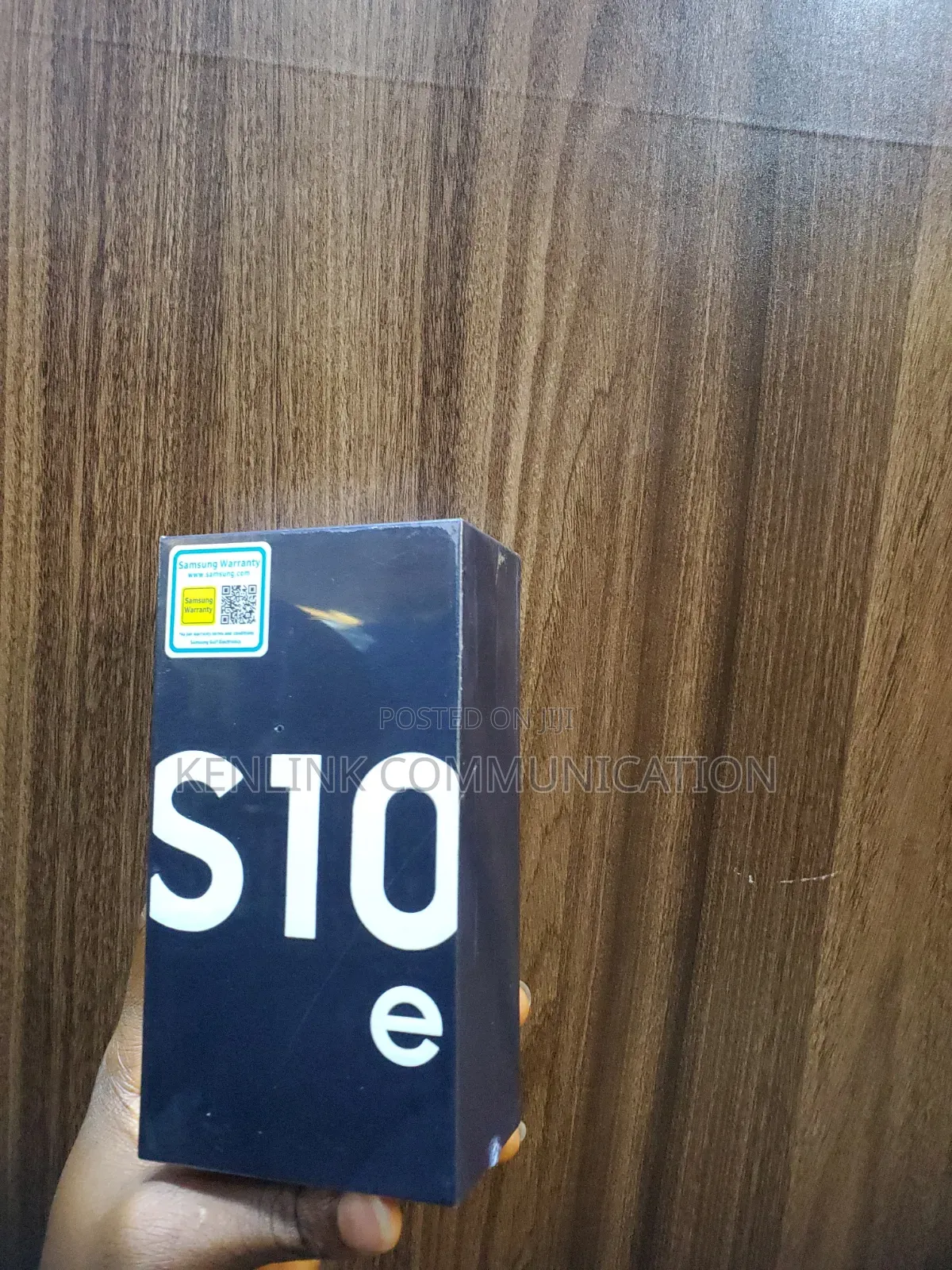 New Samsung Galaxy S10e 128 GB Silver