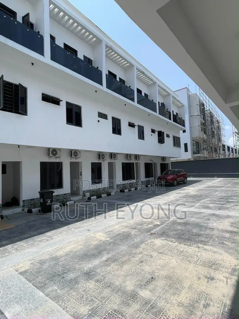 2bdrm Townhouse / Terrace in ๐ข๐ณ๐ณ ๐๐ฟ๐ฒ๐ฒ๐ฑ๐ผ๐บ ๐ช๐ฎ๐,, Lekki Phase 1 for rent