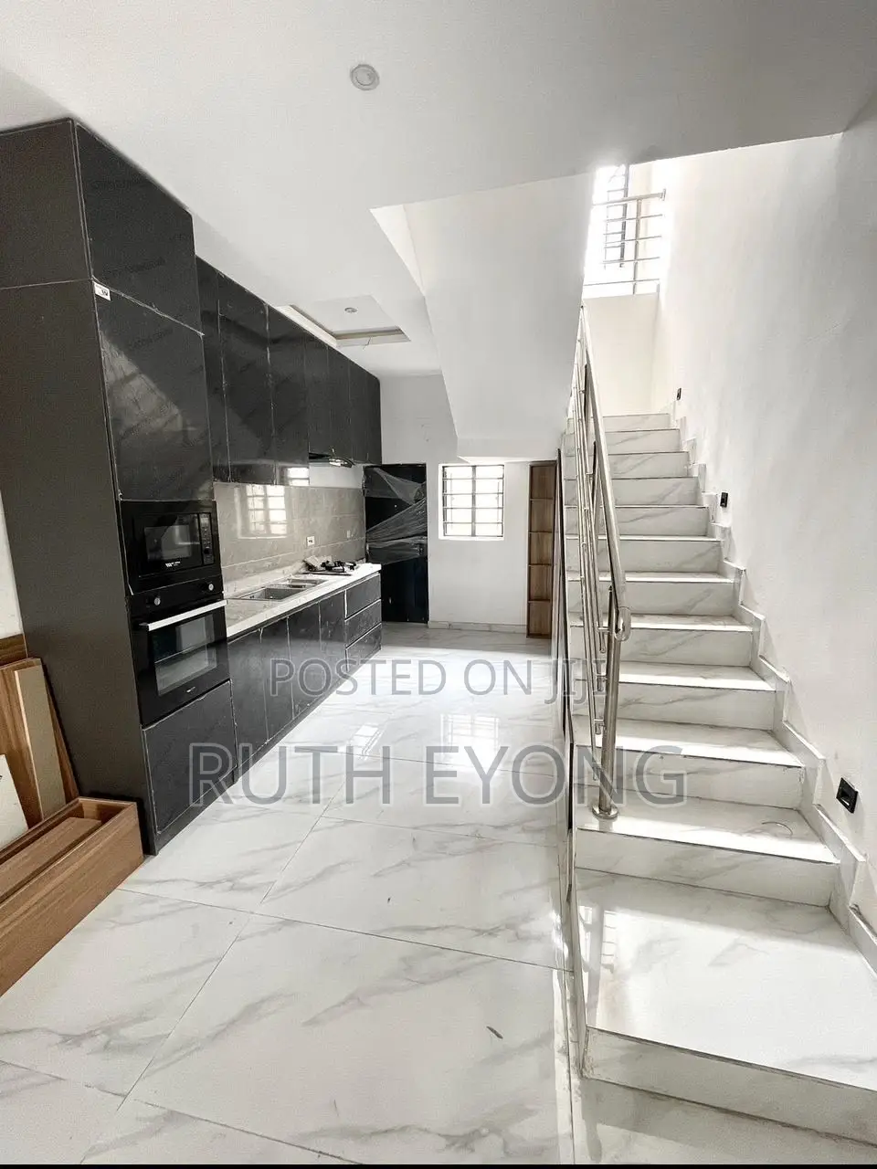 2bdrm Townhouse / Terrace in ๐ข๐ณ๐ณ ๐๐ฟ๐ฒ๐ฒ๐ฑ๐ผ๐บ ๐ช๐ฎ๐,, Lekki Phase 1 for rent