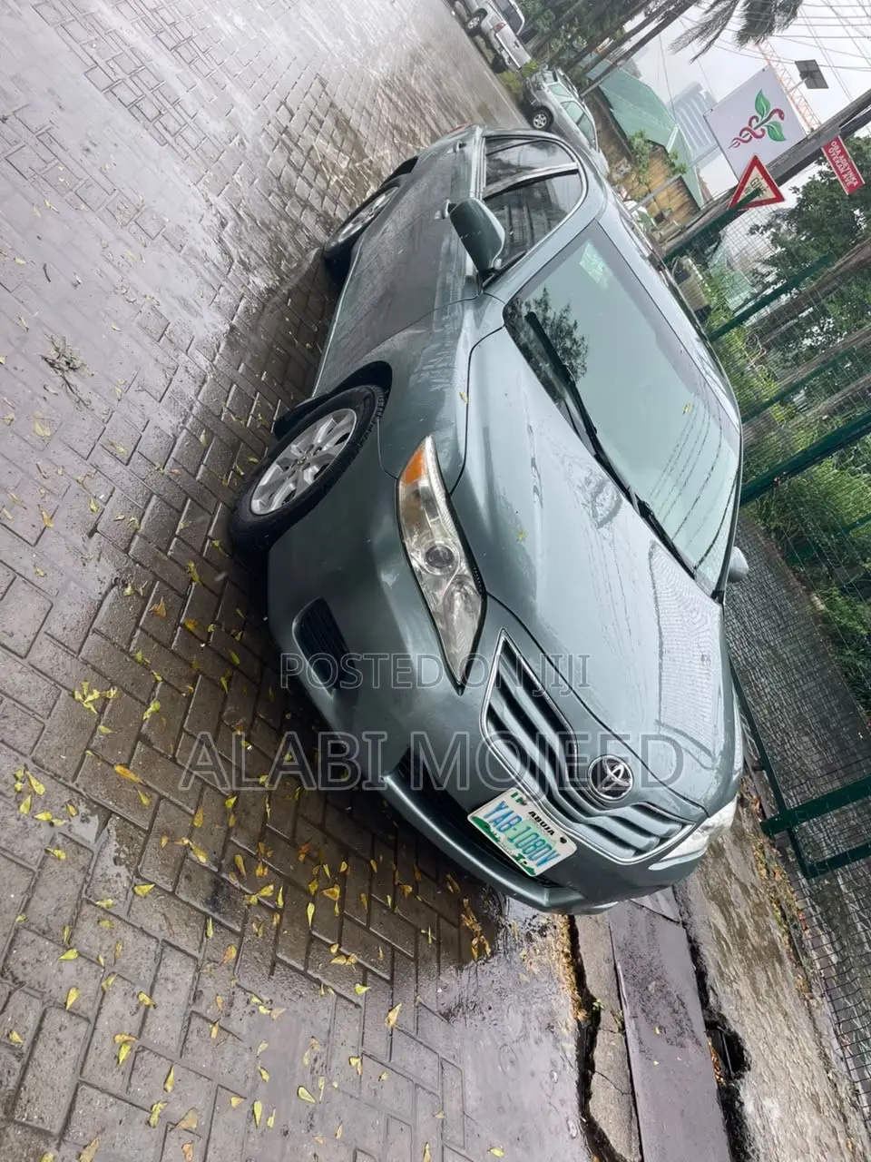 Toyota Camry LE 4dr Sedan (2.5L 4cyl 6AM) 2010 Green