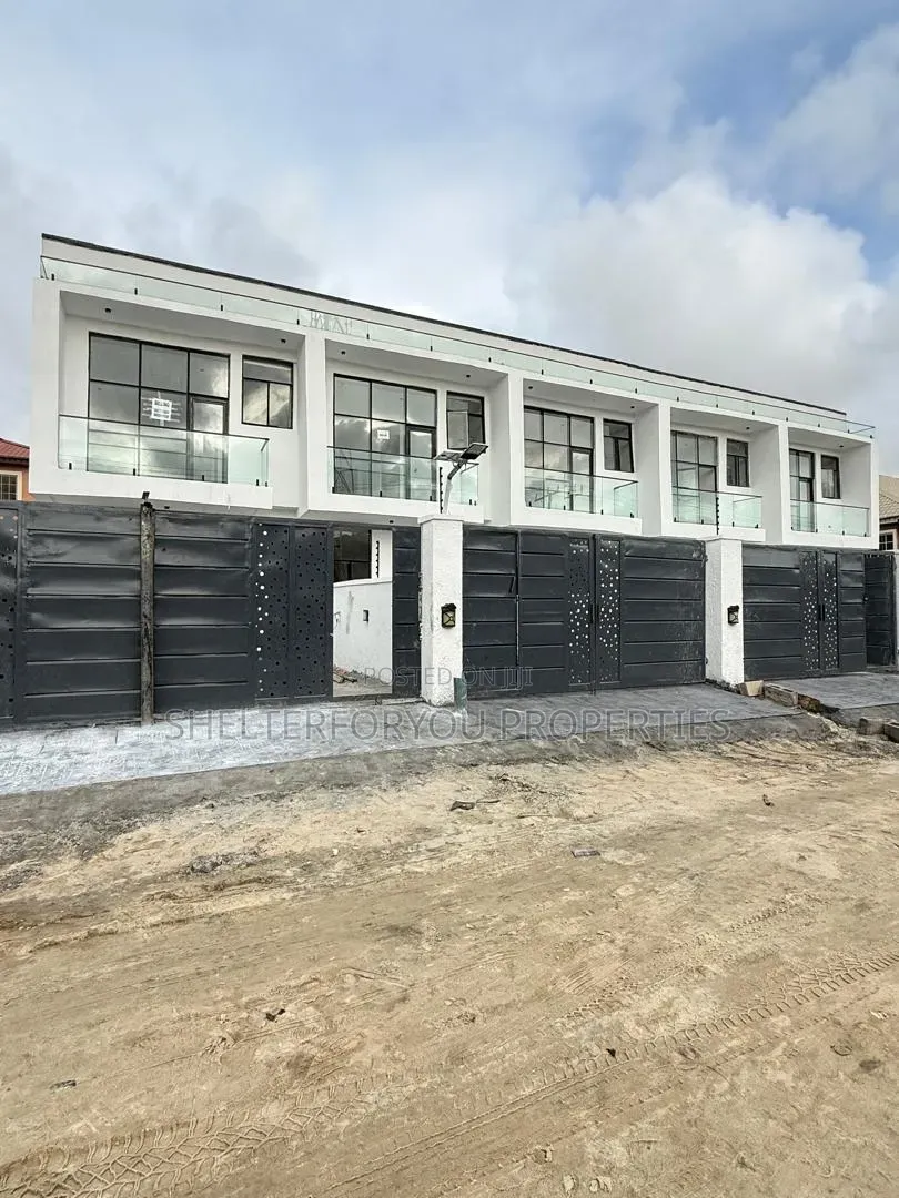 3bdrm Duplex in Sangotedo for sale